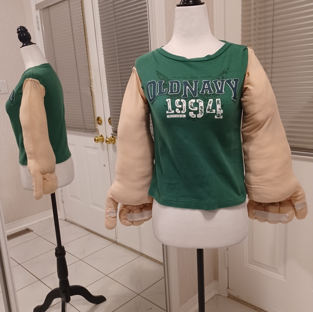 4/$40 Large Arms Halloween Costume - Size Small (6-7 Boys)